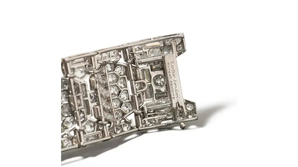 blog_carousel_0001_hallmark_Cariter