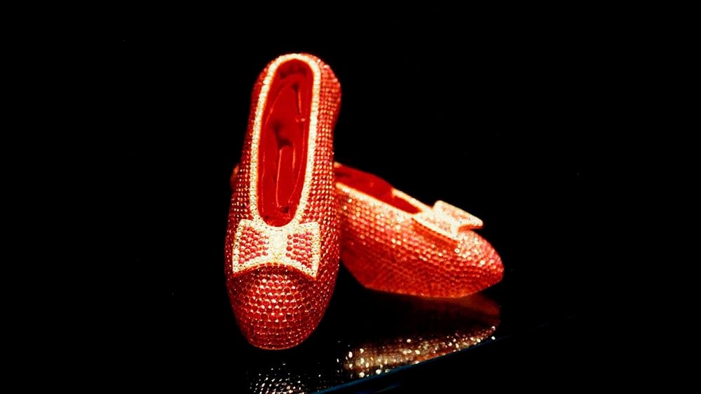 blog_carousel_0011_Harry+Winston+Slippers