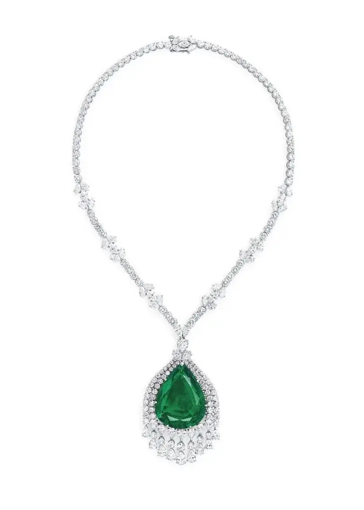  Catherine the Great’s Emerald Necklace 