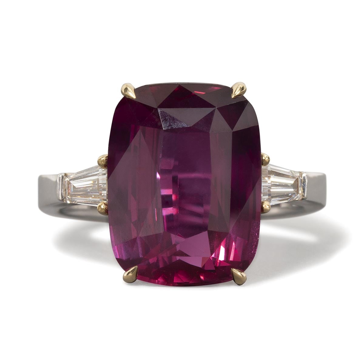 Mozambique no heat ruby ring